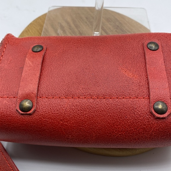 630Red no name belt bag/crossbody Leather?? Vegan prob - Picture 4 of 5